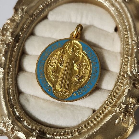 Vintage Catholic Religious Saint St Benedict Medal Token Charm Pendant Italy - Picture 1 of 3